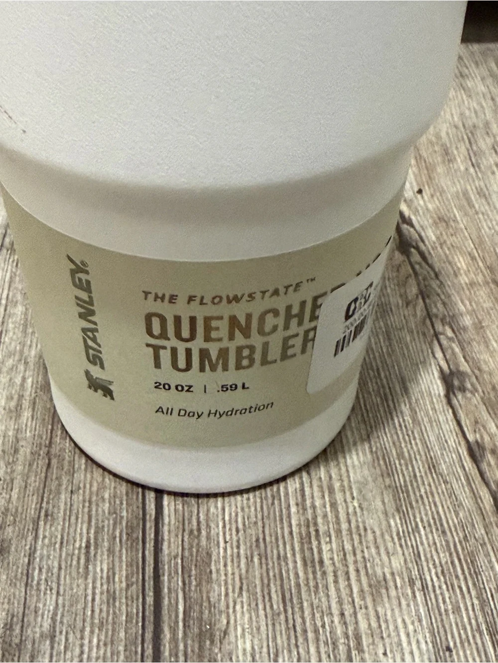Stanley Quencher Tumbler in White 20 oz - Picture 3 of 8